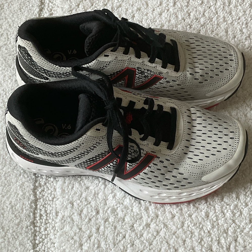 New Balance Men's White and Black Athletic Shoes